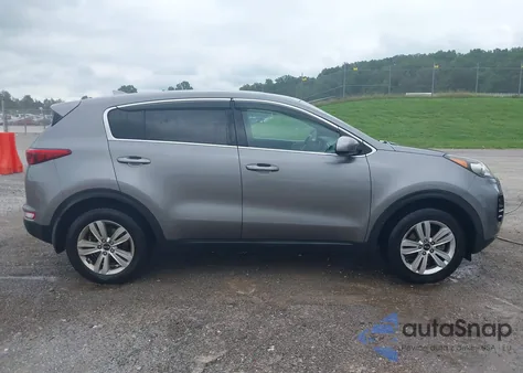 2018 Kia Sportage Lx z USA, uszkodzony, nr VIN KNDPMCAC9J7315577